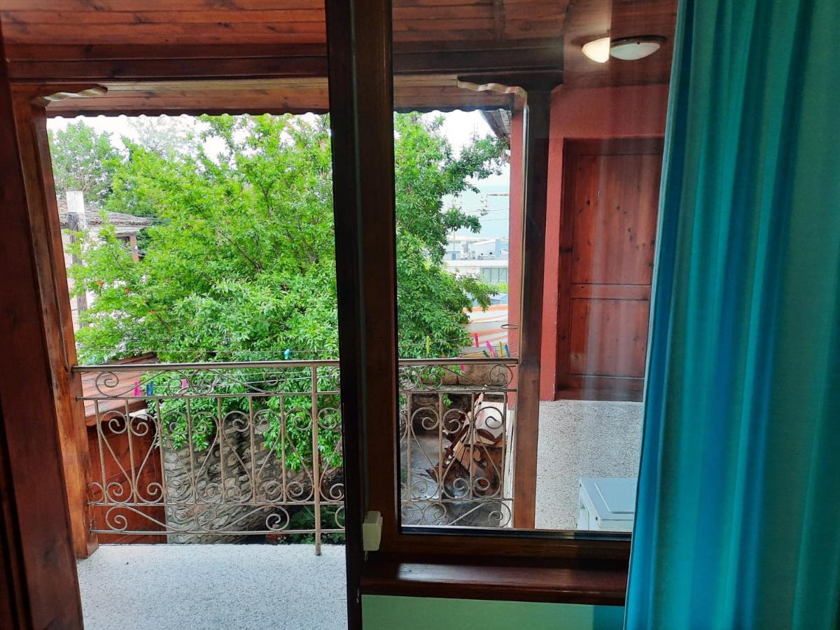Regina'S Guesthouse 발치크 외부 사진