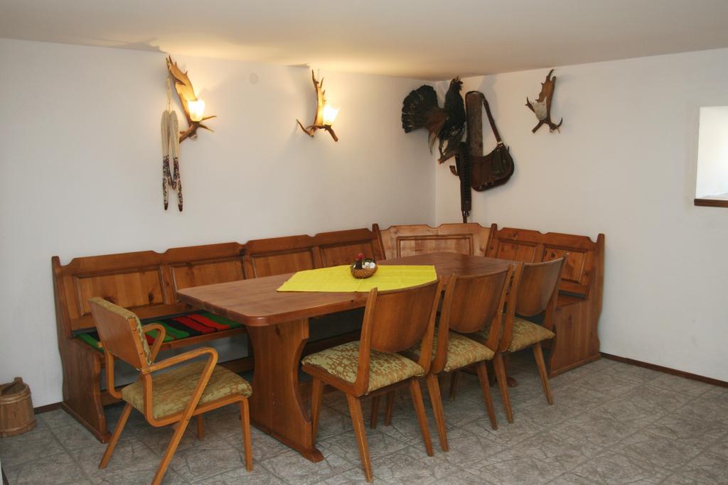 Regina'S Guesthouse 발치크 외부 사진